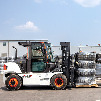 Bobcat® 55,000 lb forklift