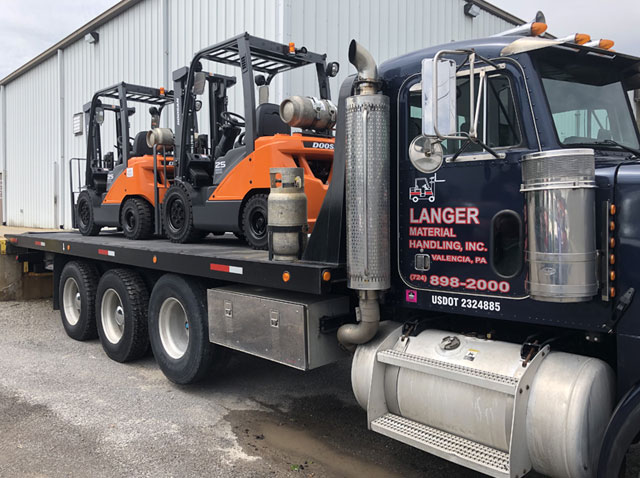Lift trucks, walkie stacker, tow motor rentals
